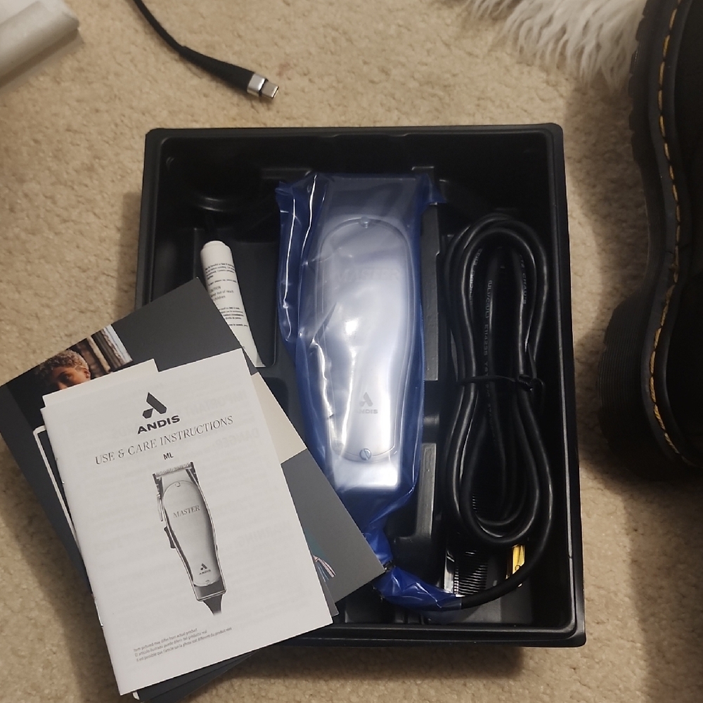 Andis Black Grooming Clipper